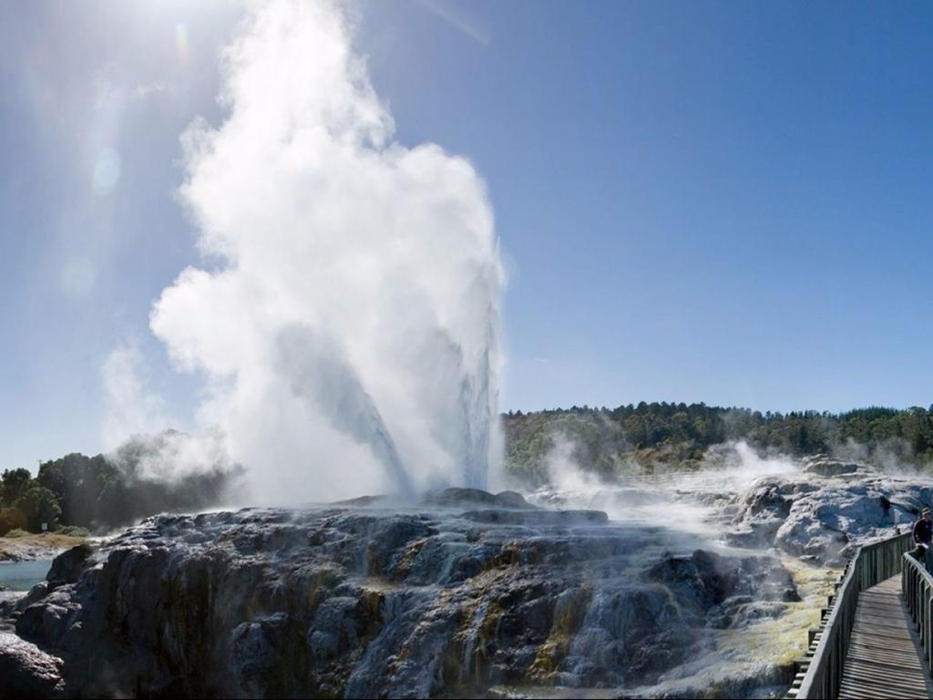 ポフツ ロッジ モーテル ロトルア エクステリア 写真